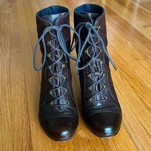 Indigo by Clark’s lace up ankle kitten heel bootie - chocolate brown 5.5